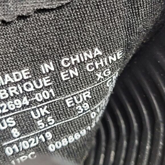 Nike Womens Tanjun Black Strappy Flat Sandals Shoes Size 8 - Picture 7 of 8